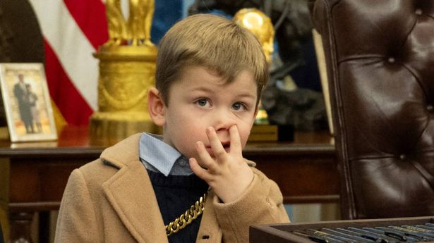 Elon musk's son picks nose at Oval Office